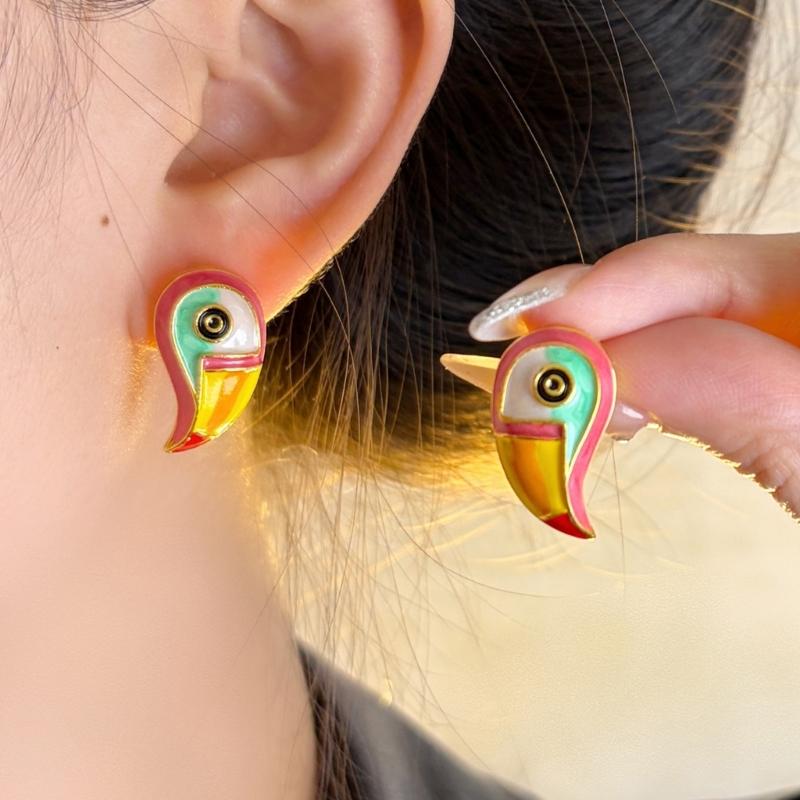Toucan Ear Stud Pair Colorful Enamel-Look Design Gold-Tone Outline Statement Jewelry for Daily Wear and Party Looks