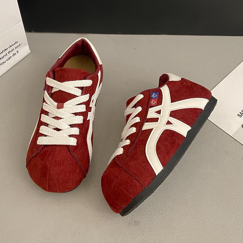 Retro Maillard Color Matching Board Shoes Women's 2025 Autumn New Flat Bottom Inner Height Increase Leisure Sports Forrest Gump Training Shoes