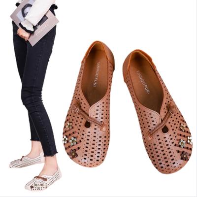 Sapatos de couro confortáveis ​​feitos à mão de salto plano sapatos de sola macia feminino túnel de vento sandálias ocas femininas sapatos casuais