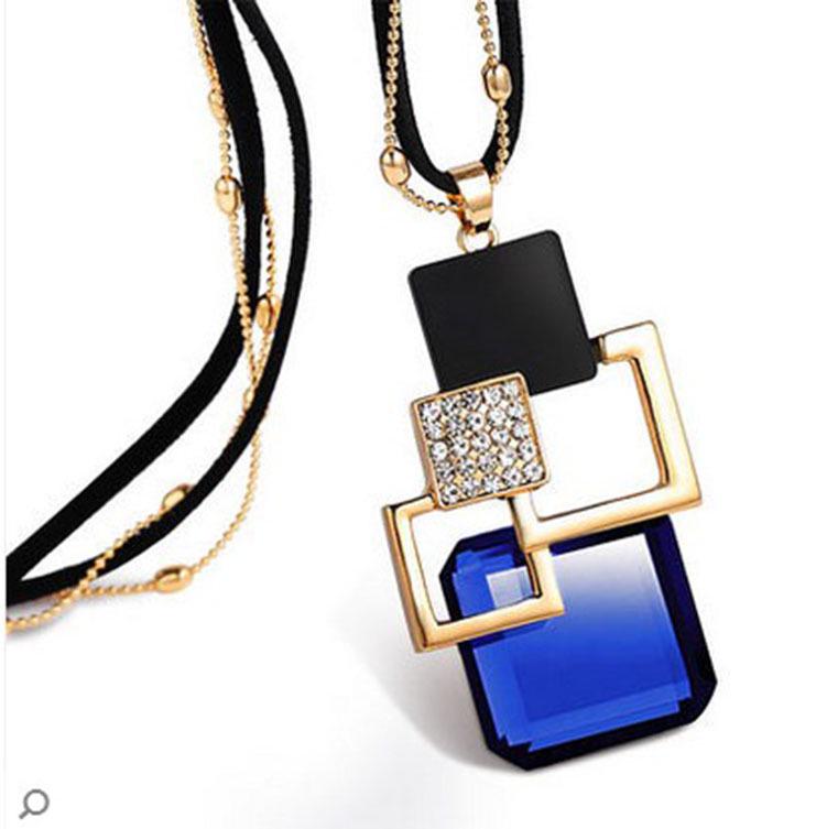 

Retro Long Pendant Necklace: European-American Autumn/Winter Fashion Accessory for Women