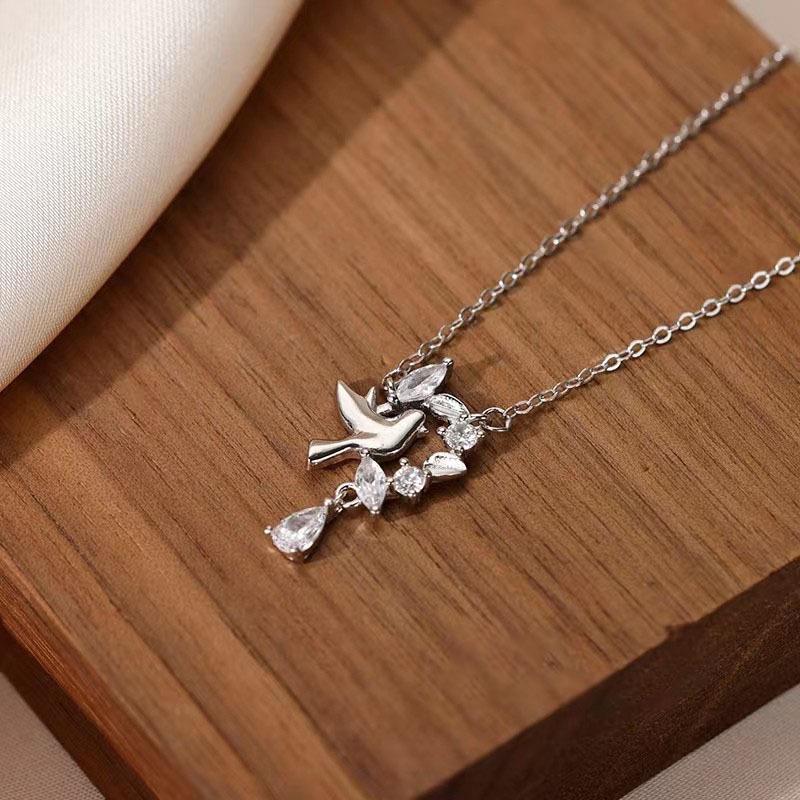 Elegant Wheat Ear Necklace: Stylish Summer Clavicle Chain - Perfect Gift for Girlfriend or Best Friend's Birthday