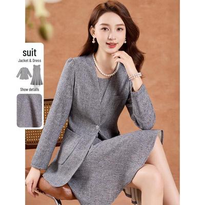 Abiti e completi – Tailleur con abito