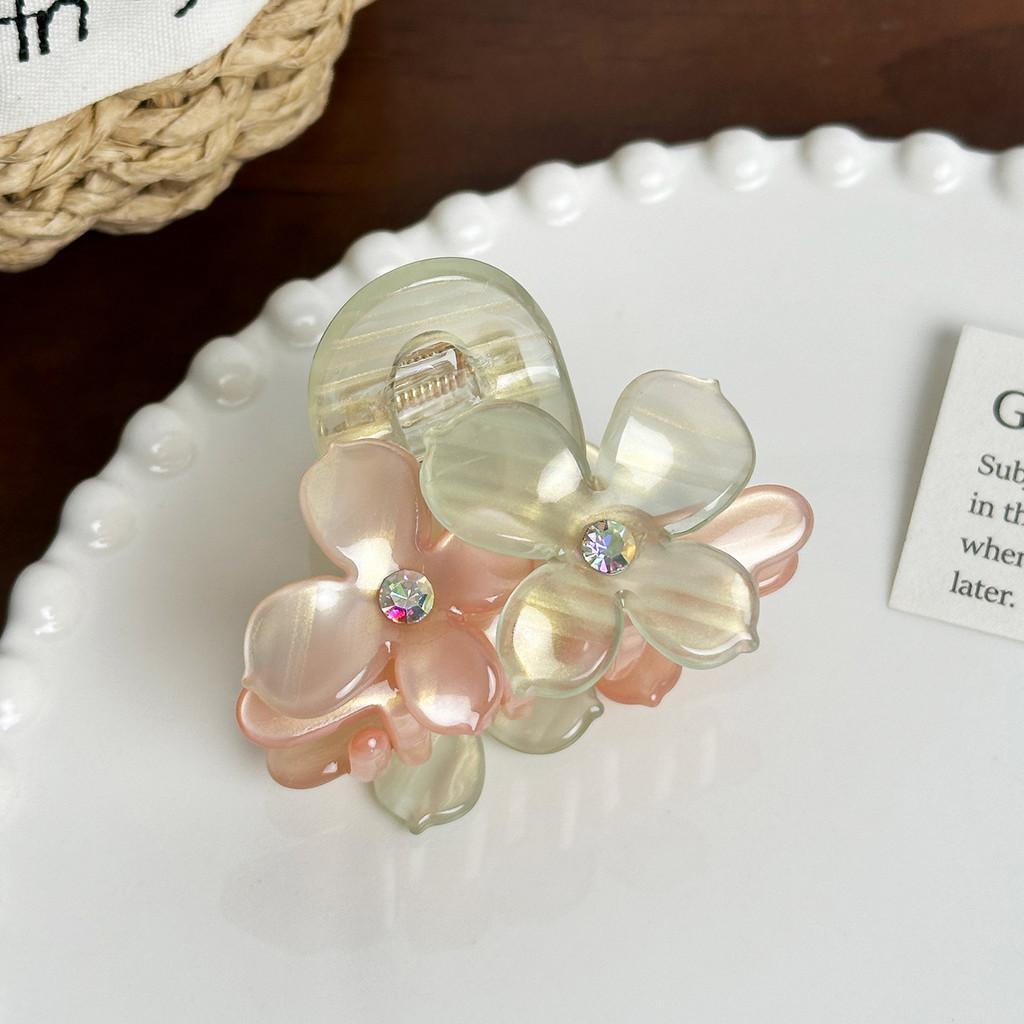 Premium Acetate Flower Hair Clip In Trendy Jelly Colors Perfect For Fashionable Women