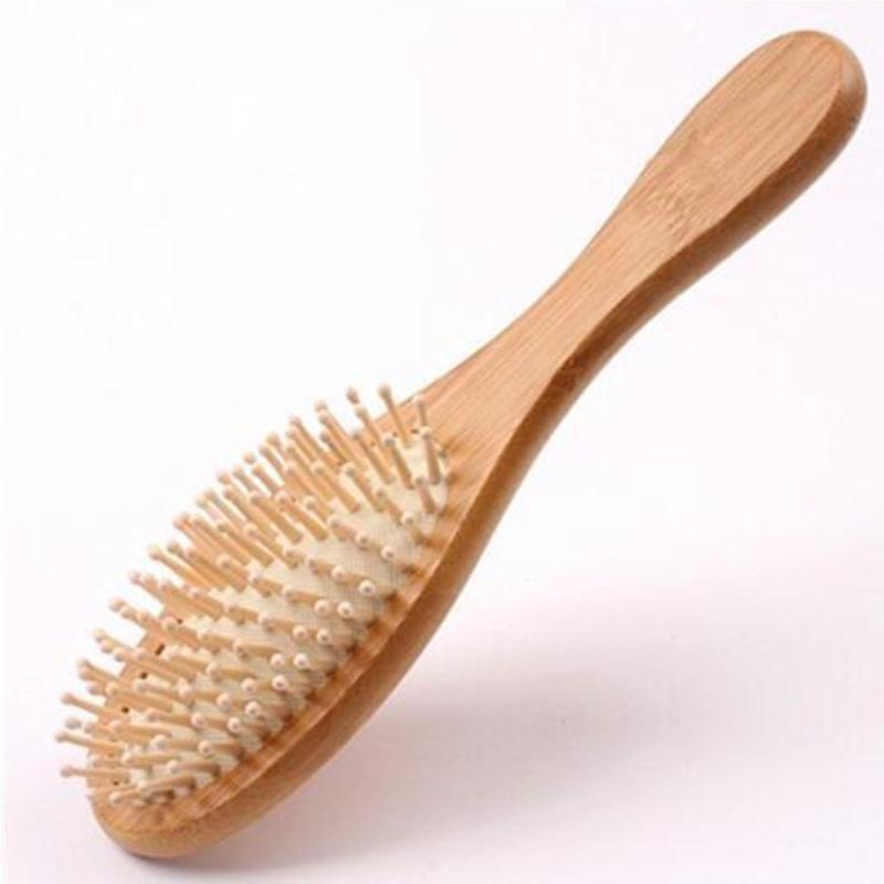 Hochwertige Holz-Haarpflegekämme. Tragbare und kompakte Massagekämme, die das Haar nicht beschädigen. Haarpflege-Holzkämme