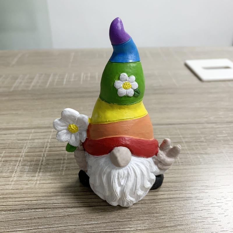 5Pcs Resin Faceless Gnome Figurine Set Floral Hat Country Mini Dwarf Statues Holiday Garden Tabletop Decor Gift
