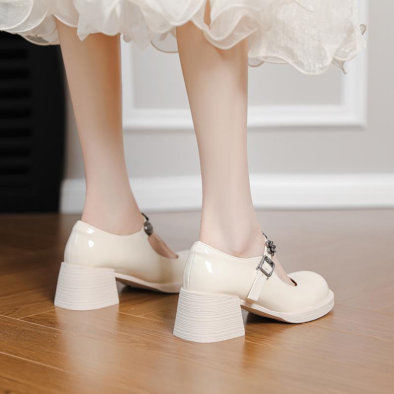 Retro thick heel Mary Jane shoes women's 2025 spring and summer light mouth word with French high heel single shoes round head small leather shoes wo