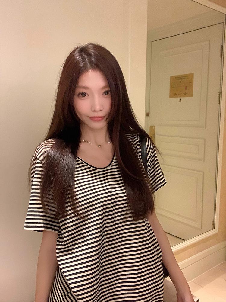 

Korean shoulder V-neck contrasting striped short-sleeved T-shirt women s summer new loose casual and thin versatile top S