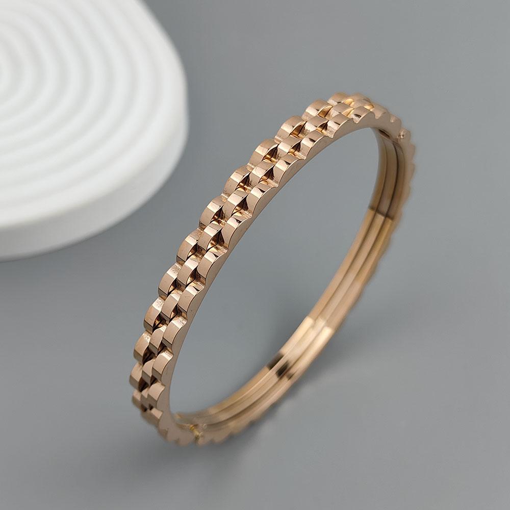 

Charming Stainless Steel Gold-plated 18K Gear Shape Women s Bracelet, High Quality Waterproof Jewelry, Wedding Party Gift
