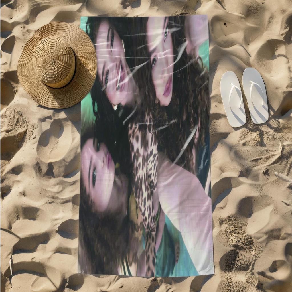 1pc Vibrant Friendship Moments with Curly Hair Fashion 2D Printed Microfiber Beach Towel, Quick Dry Super Absorbent. Great for