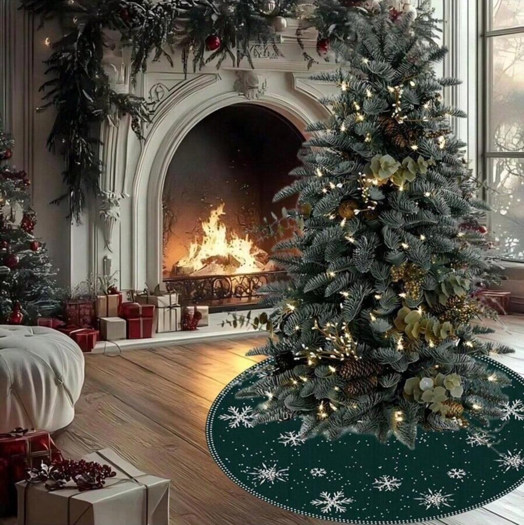 Christmas Carpet Tree Skirt, Green Background Snowflake Polka Dot Pattern Carpet Indoor And Outdoor Floor Decoration