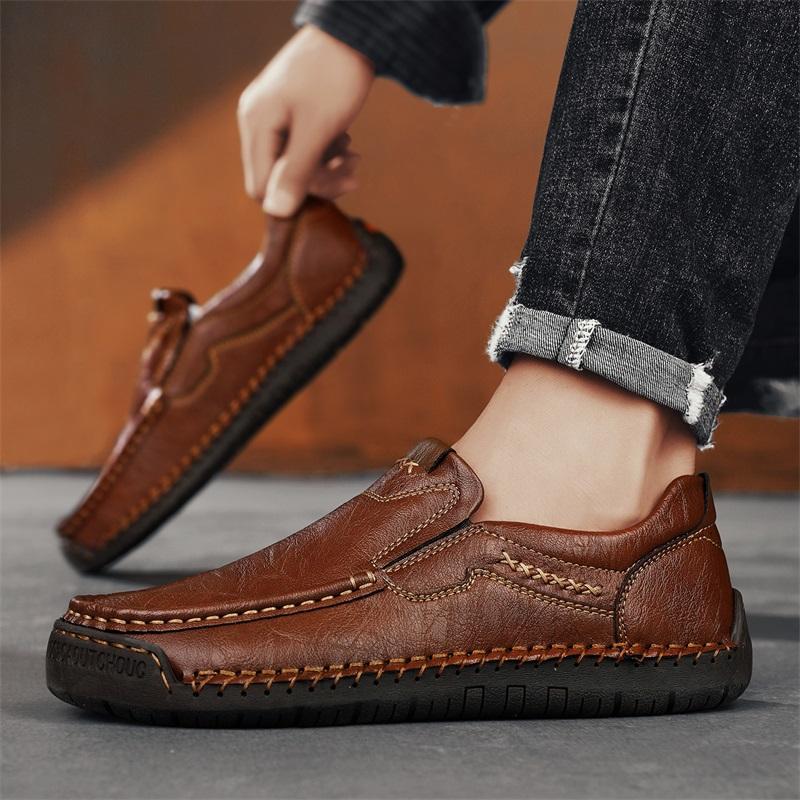 Fashion Comfortable Mens Soft-Soled Slip On Flats Casual Leather Loafers Versatile Business Shoes Non-Slip Male Hiking Shoes Moccasins