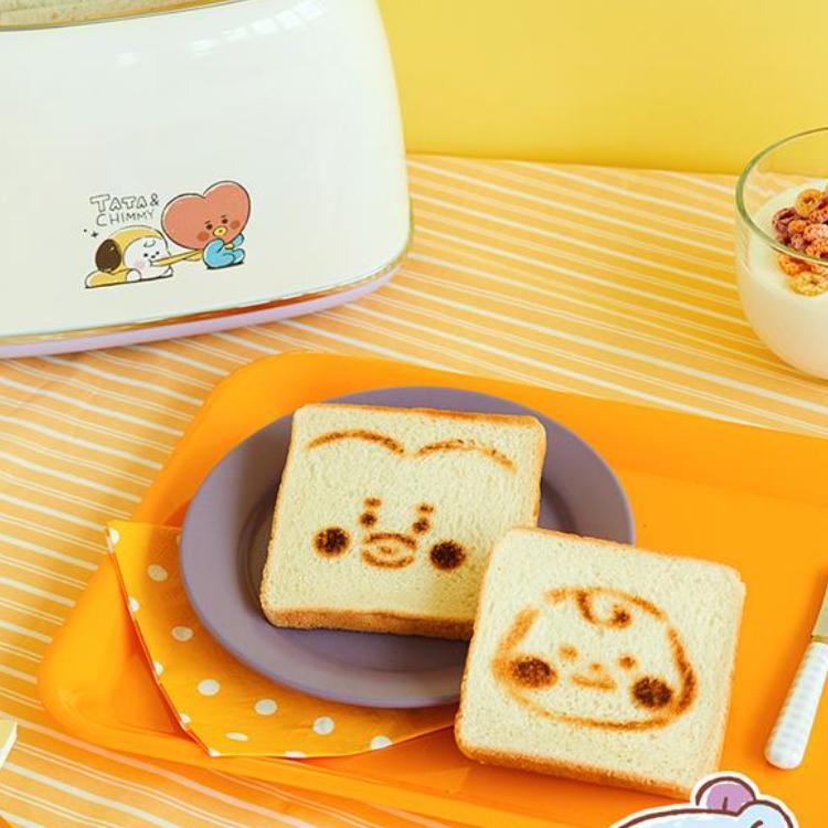 BT21 ベビー ホットサンドメーカー TATA TATAの模様のホットサンド