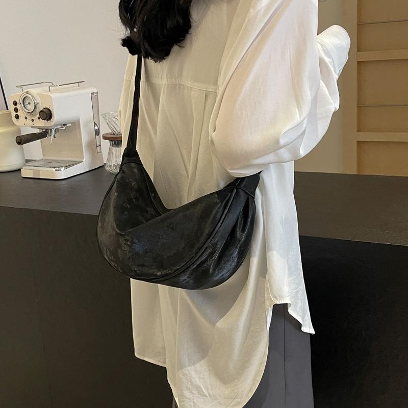 Korean Version of Niche Large Capacity Dumpling Bag for Women New Fashionable and Fashionable Casual One-shoulder Crossbody Bag Underarm Bag Trendy
