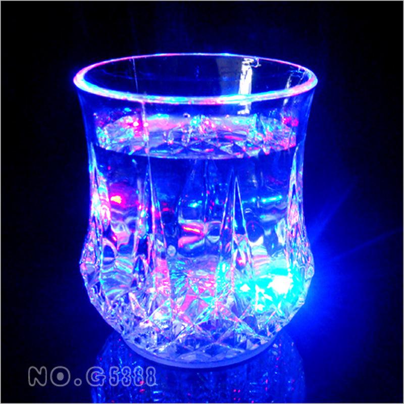 LED Color-Changing Skull Cup: Water-Sensing, Flashing Ghost Design, Luminous Party Beer Mug