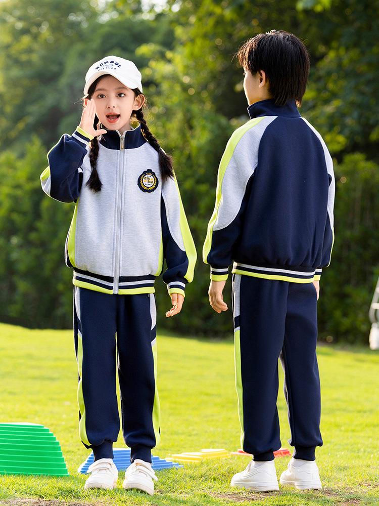 Zestaw 3-częściowy mundurek przedszkolny i podstawówkowy w stylu preppy na wiosnę i jesień. Idealny na Dzień Sportu i Jednolite Ubranie Klasowe.