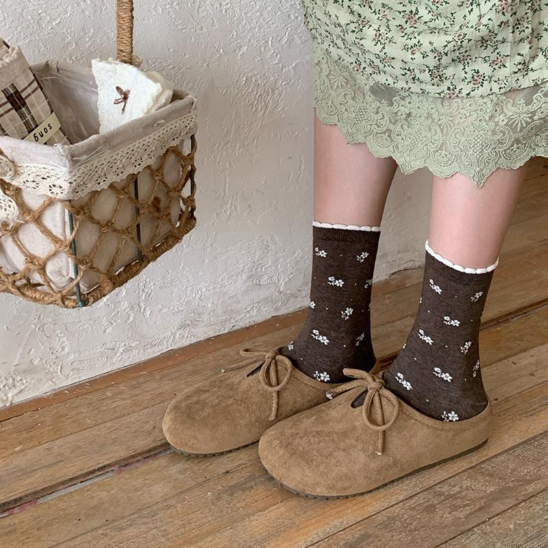Female Spring and Autumn Vintage Sweet Small Floral Linen Pattern Bow Lace Boneless Tube Pile Socks