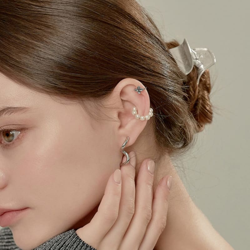 

BESTY Grace Pearl Earcuff Grace Ear Cuff
