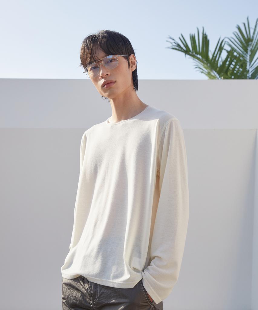 Dibeullu Low-Cut Scoop Neck Long Sleeve Cream