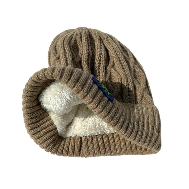 Men's And Women's Versatile Velvet Knitted Hat, Thick And Warm Cycling Yarn Hat