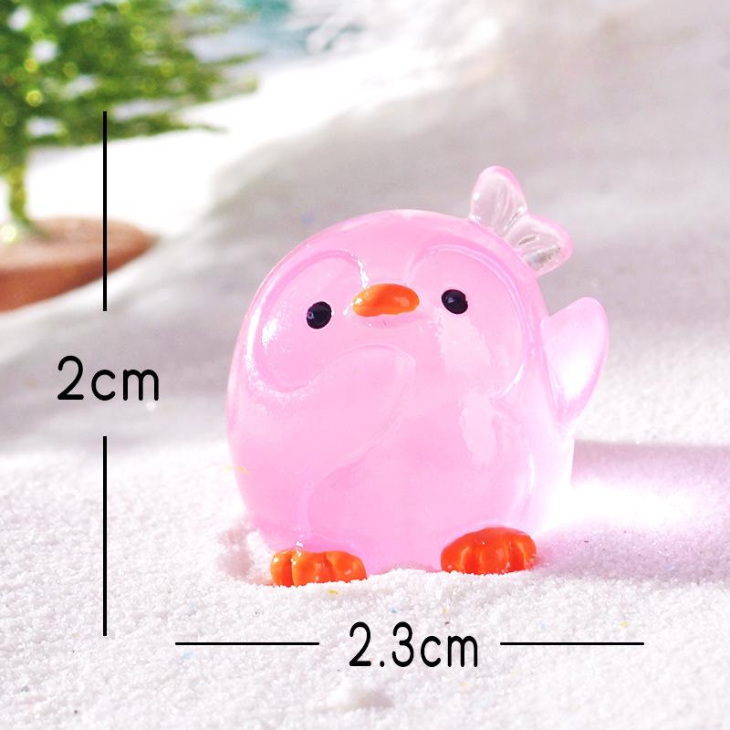 

Creative Luminous Cartoon Cute Little Penguin Diy Handmade Materials Car Three-dimensional Decorative Items Micro-landscape Resin Accessories Face-touching penguin