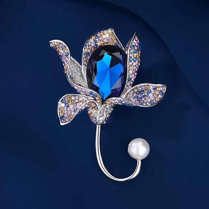 Vintage Crystal Flower Brooch Pin With Zinc Alloy Metal For Ladies And Men