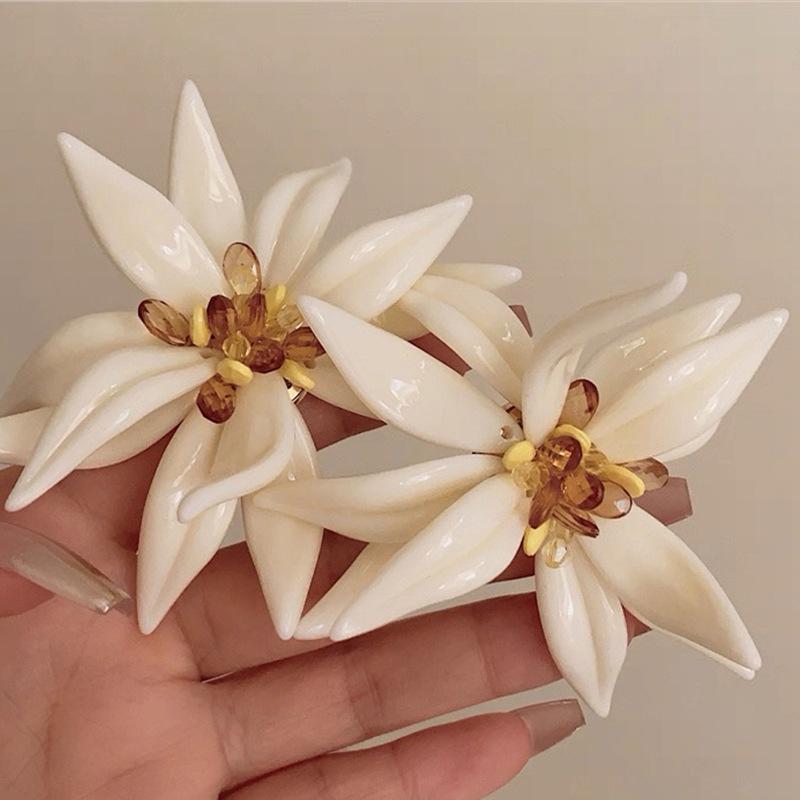 Chic Seaside Style Beaded Acrylic Flower Earrings - Trendy Fairy Atmosphere