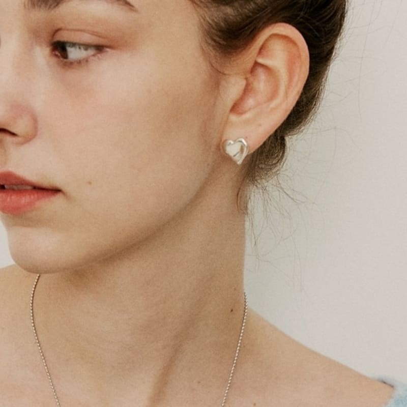 ROAJU [silver925]crushed Heart Earring