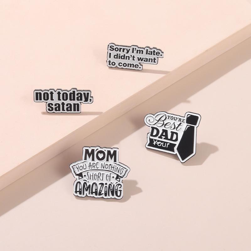 Brooch Contemporary Alloy With Eyecatching Mom Dad Letter Design For Unique Style