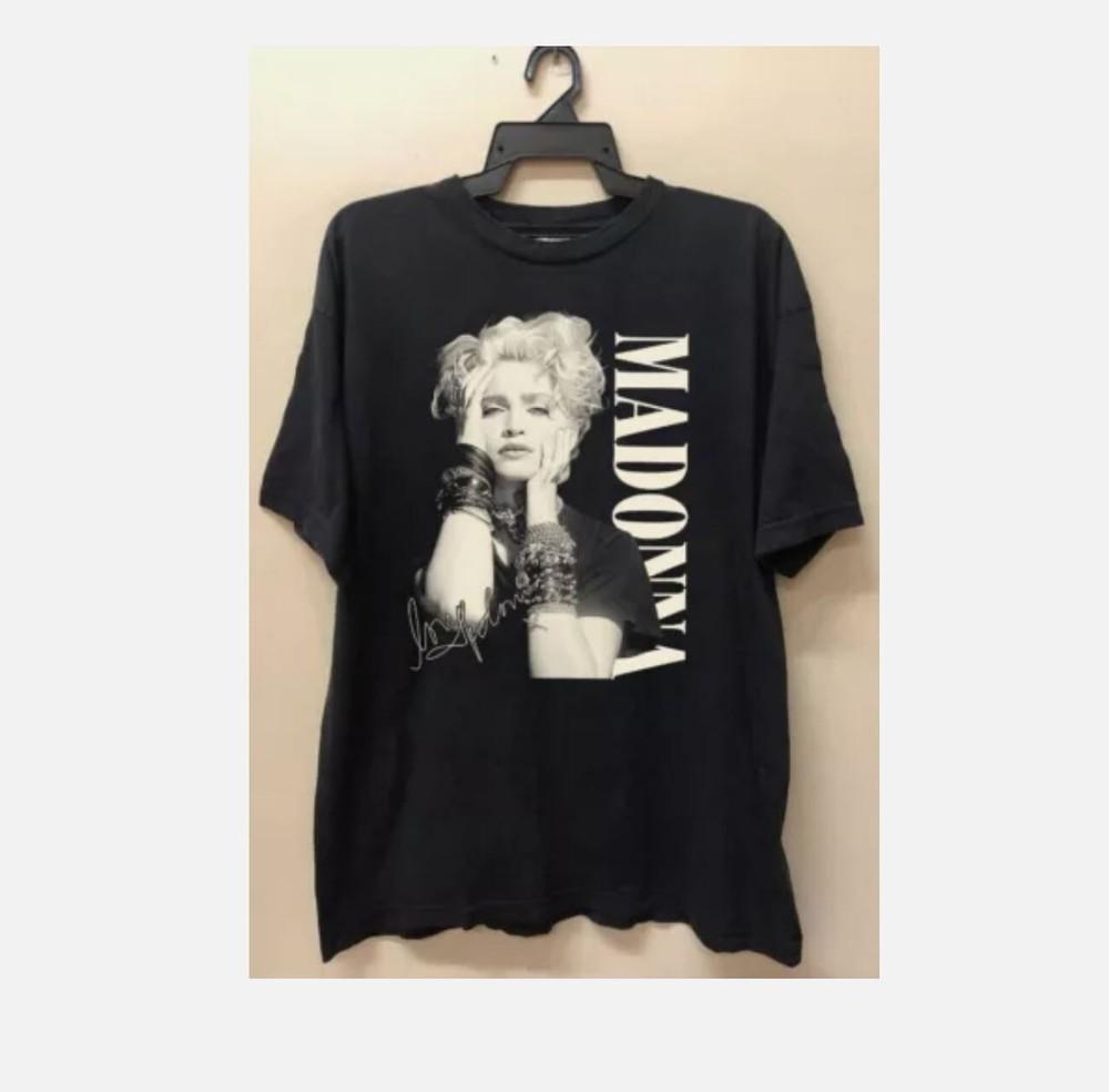 Винтажная футболка 90-х Мадонна Королева Музыки, Футболка Madonna The Celebration Tour 2024 Унисекс L