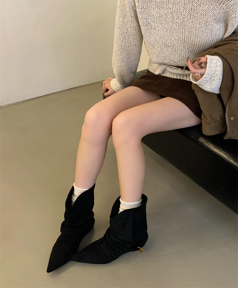 Niche cat and western boots women's folding and piling boots autumn and winter new fashion temperament versatile short boots