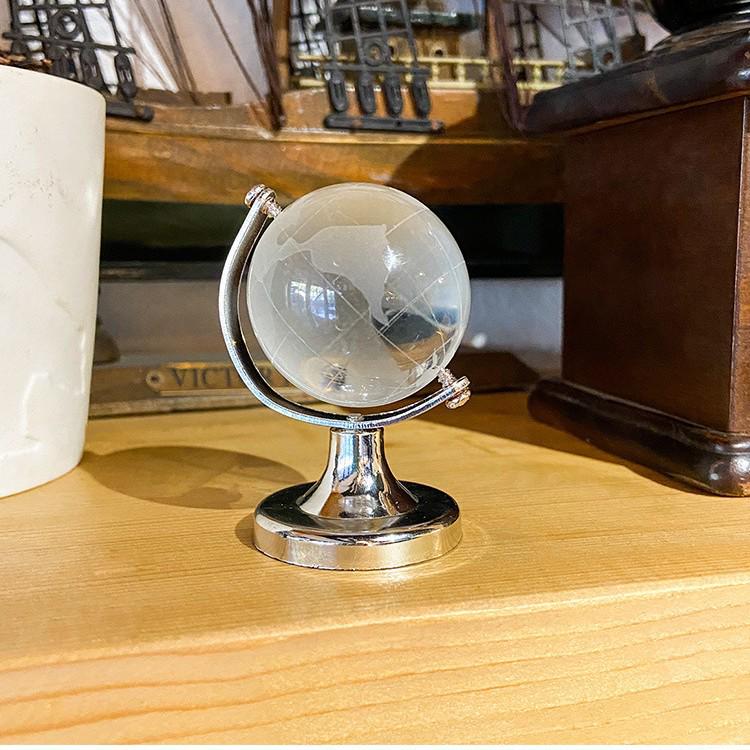 

Elegant Crystal Globe Ornament: Creative Handicraft Light Ball Gift 4cm Diameter Ball + Stand + White Box