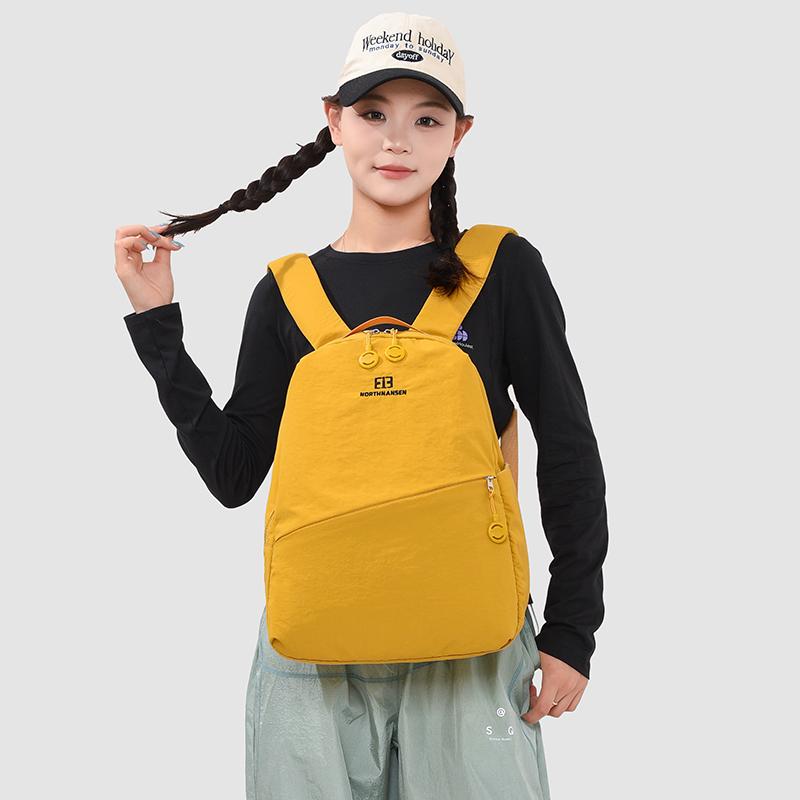 Lightweight Outdoor Sports Backpack for Men and Women Casual Travel Nylon Bag with Arc Shoulder Straps Dual-tone Available