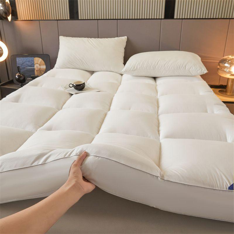 Luxury Five-Star Hotel Mattress Pad - Soft, Thick, Elastic Bedding for Bedroom, Tatami, or Household Use.