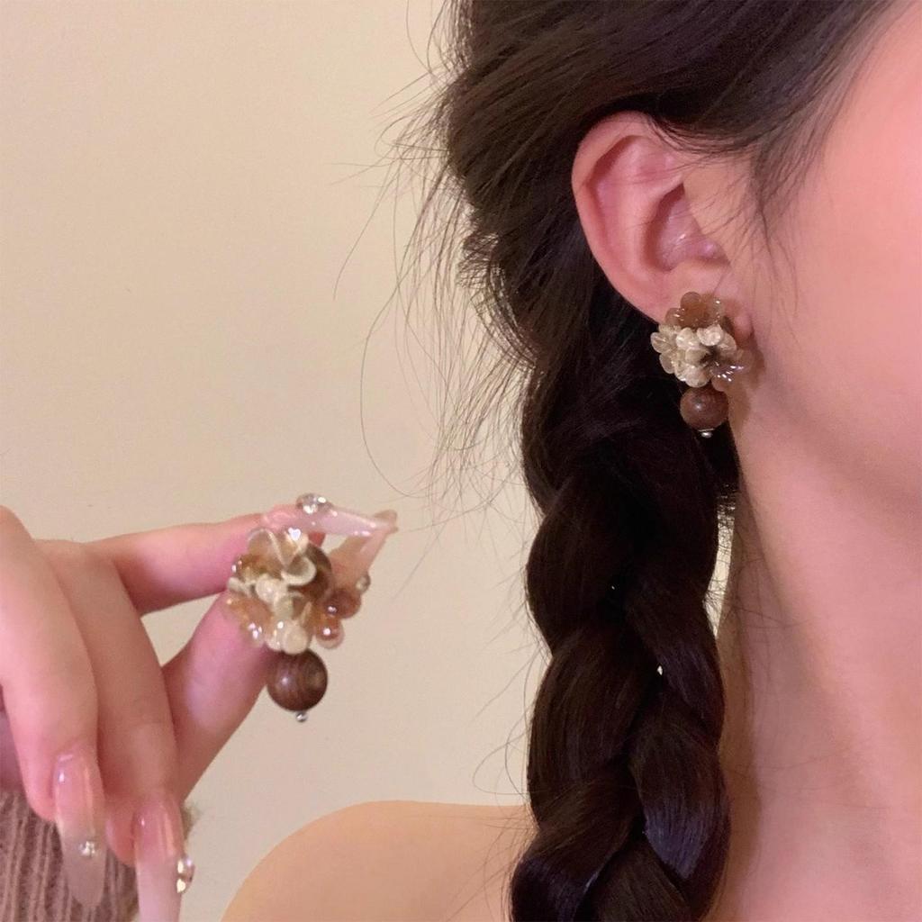 2025 Spring/Summer Floral Pearl Stud Earrings - Elegant Women's Light Luxury Edition