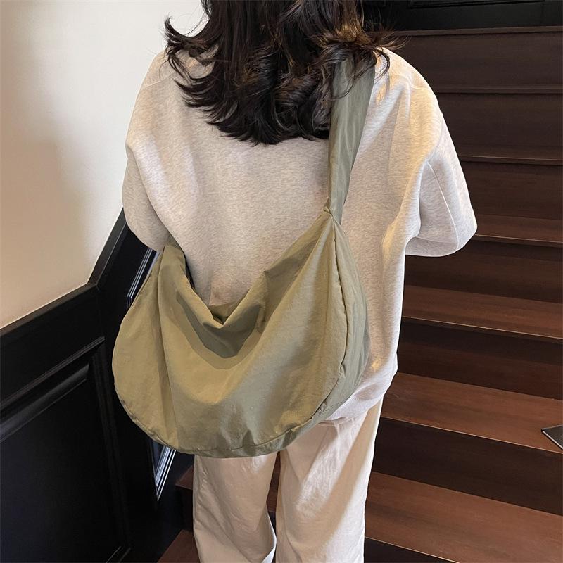 Sac à dos polyvalent léger en tissu doux pour femmes - Grande capacité, couleur unie, pour les trajets quotidiens, le sport, la salle de sport et les voyages