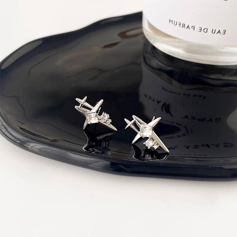 Earring Design with High-class Appeal. Men's Rugged and Cool Style. Cross-shaped Earrings.
