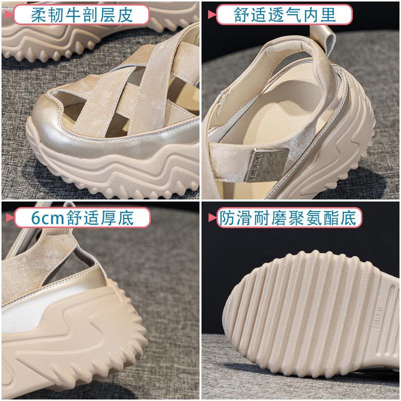 Xias neue atmungsaktive Freizeitsandalen mit dicker Sohle, kleiner Tasche und Hohlmuster