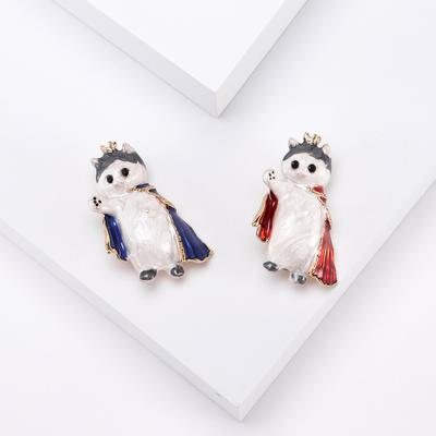 Creative Fashion Enamel Oil Dripping Crown Cloak Kitten Brooch, Alloy Animal Pin