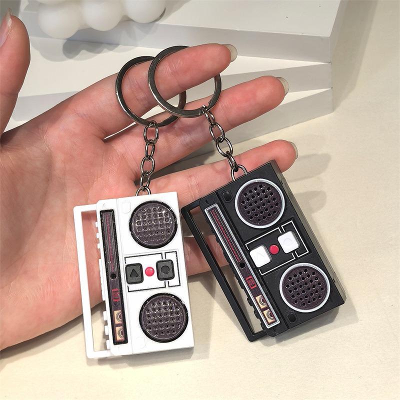 Vintage Retro Recorder Keychain: Classic Radio-Style Couple Gift