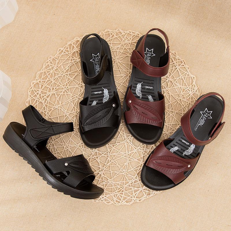 New Summer Flat-bottomed Women's Middle-aged and Elderly Elderly Women's Non-slip Soft-soled Women's Sandals