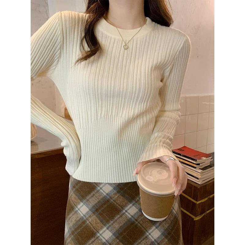 Oatmeal color slimming knitted bottoming shirt for women in autumn and winter, pure lusty style for little people, chic long-sleeved top