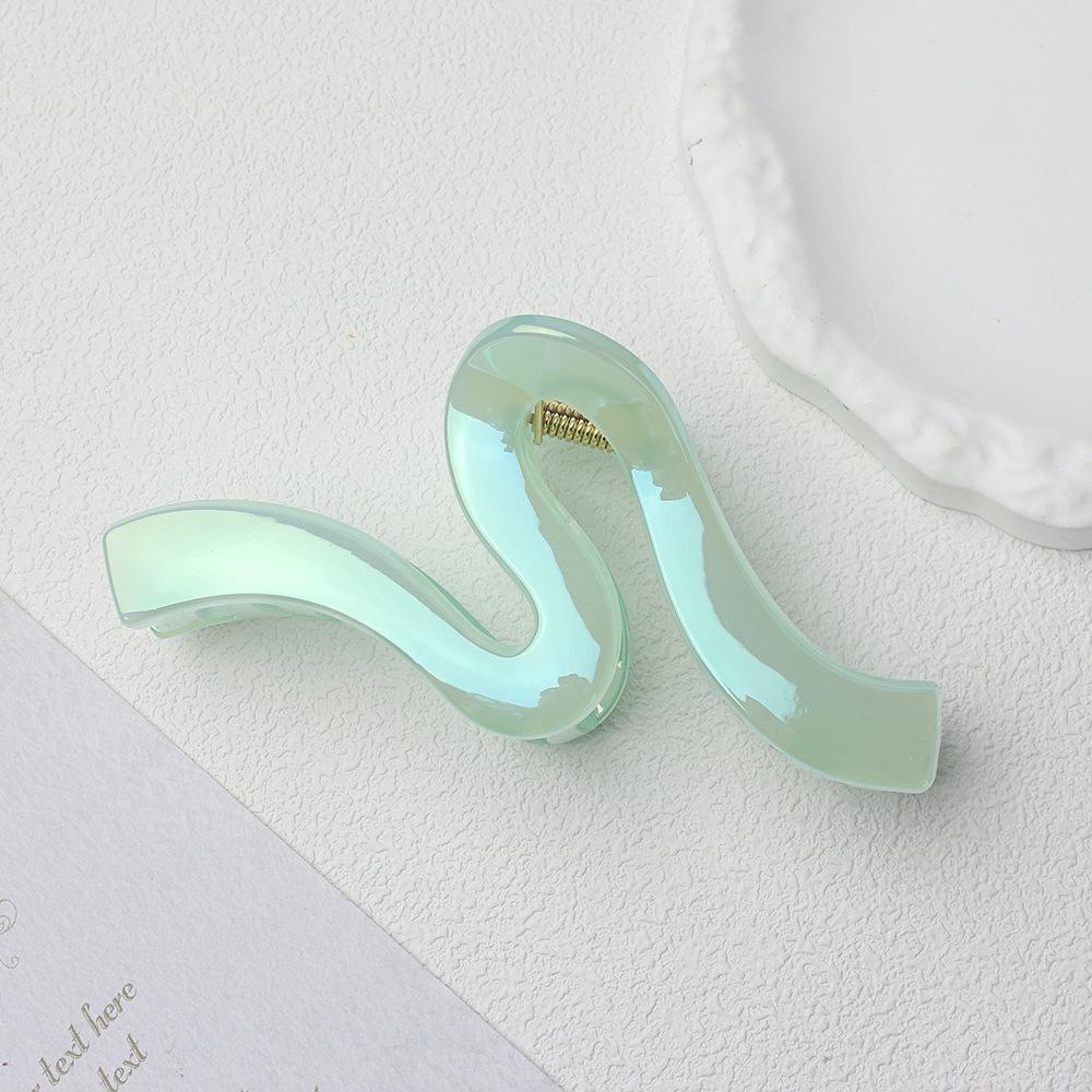 Korean Versatile Shiny Claw Clip: High-End Hair Accessory for Women