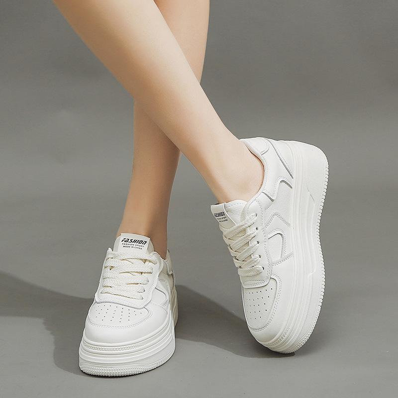 Platform white shoes women's versatile spring and autumn muffin 2025 summer new popular Internet celebrity orders surge casual sports shoes