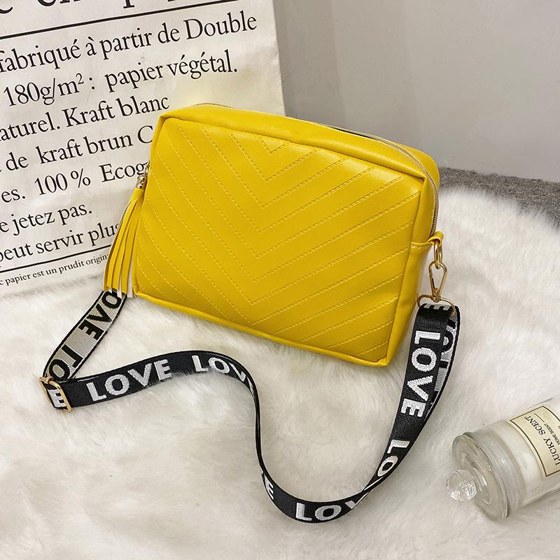 Women's New Fashion Trend Oblique Span Bag Pattern Shoulder Bag Letter Wide Chain Simple Bag