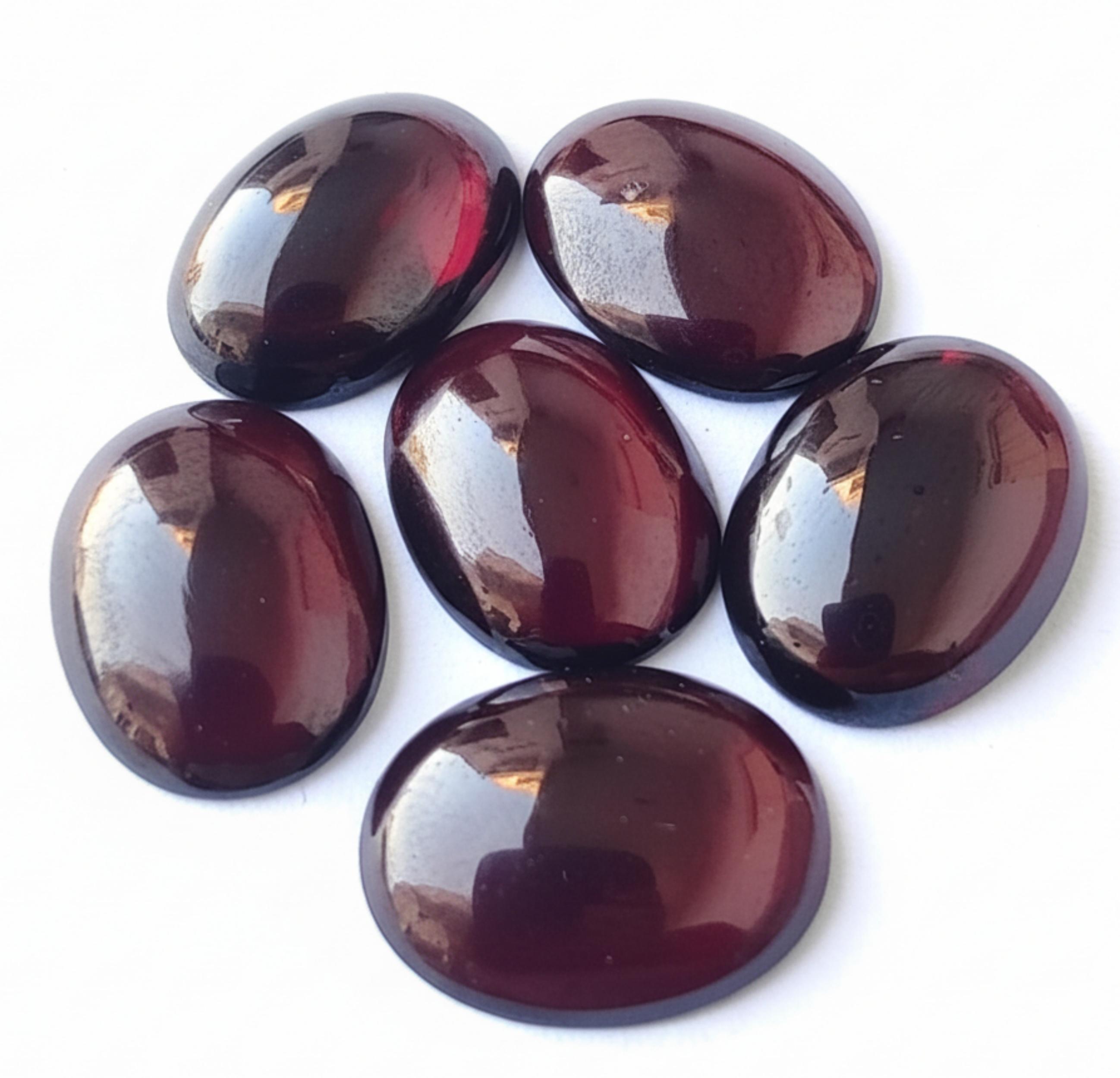 

Темно-червоні гранатові овальні кабошони - Натуральні овальні гранатові самоцвіти для ювелірних виробів 10x12mm червоний