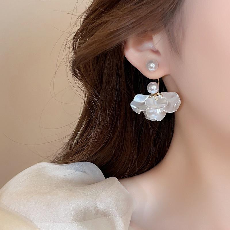 French White Petal Pearl Earrings Temperament Light Luxury Niche High Sense Elegant Versatile Earrings