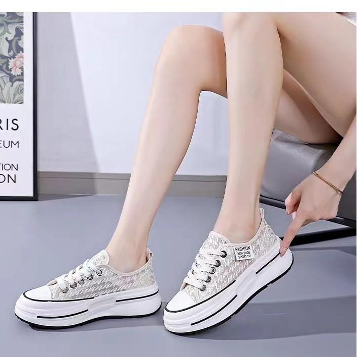 Thick baseplate shoes women's summer and autumn thin breathable mesh casual shoes 2025 new versatile summer and autumn mesh shoes little white shoes