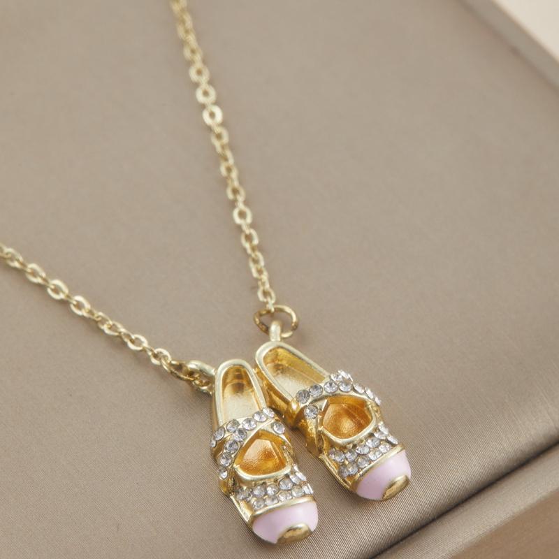 Pink Color Ballet Shoe Pendant Women's Necklace, Exquisite and Elegant Jewelry Gift for Girlfriends and Friends