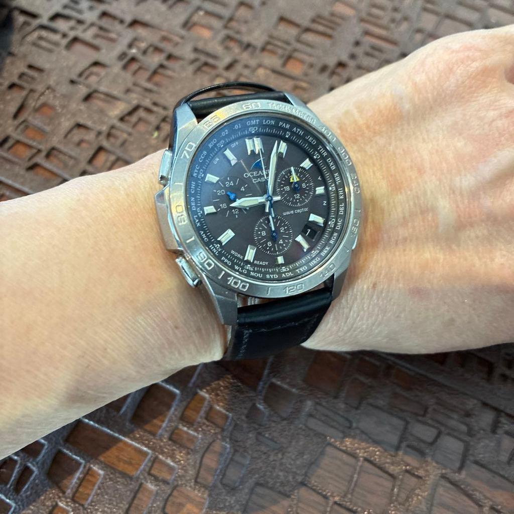 Used CASIO OCEANUS Black dial Leather strap Beautiful condition