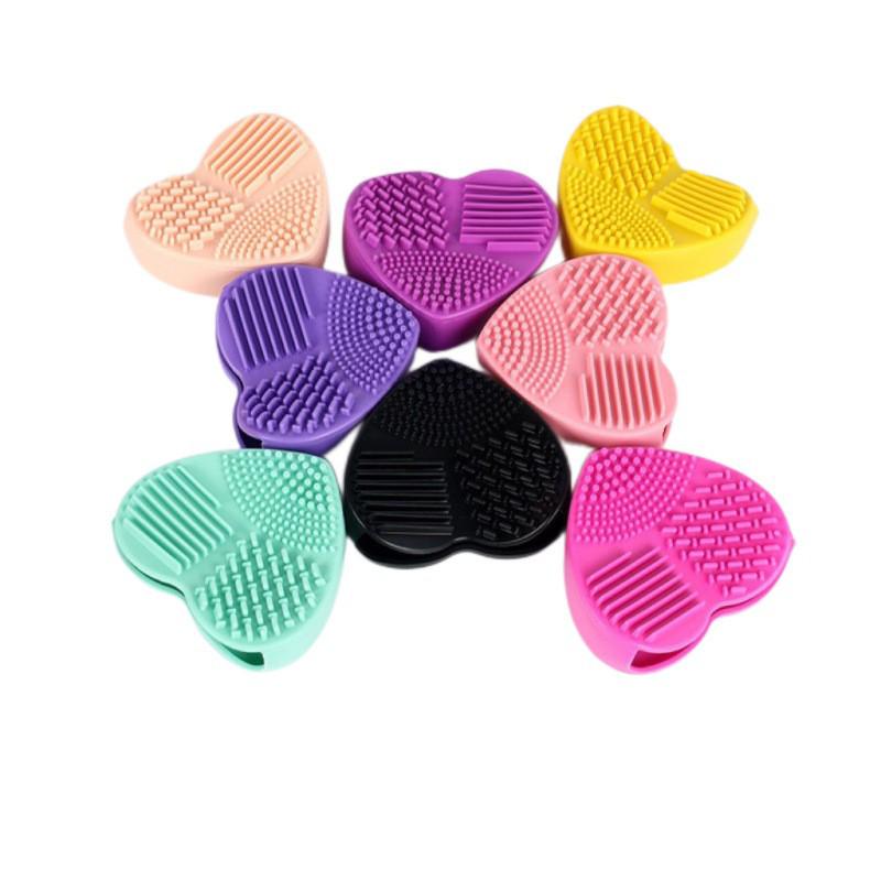 

Силиконовый коврик для очистки кистей для макияжа в форме сердца